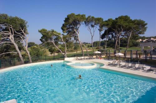 Appartement Cosy Avec Climatisation Reversible Golf De Saumane Экстерьер фото