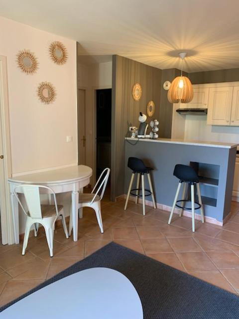 Appartement Cosy Avec Climatisation Reversible Golf De Saumane Экстерьер фото